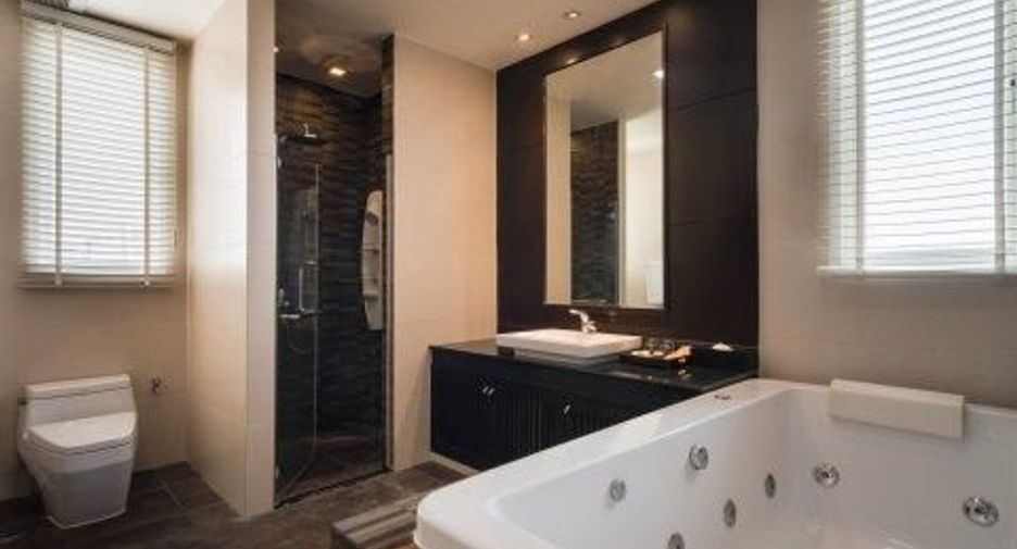 Apartamento en alquiler de 4 habitaciones en Watthana, Bangkok