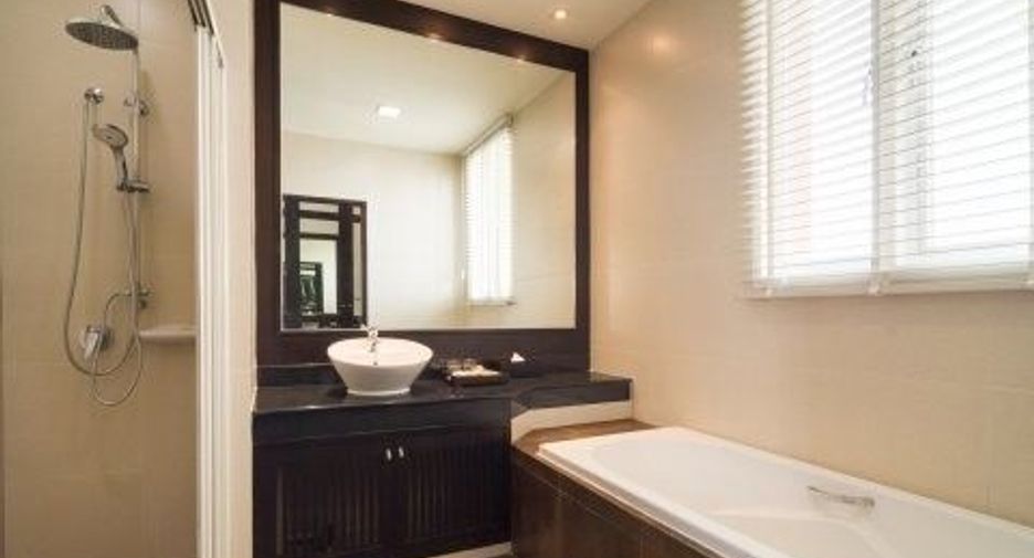 Apartamento en alquiler de 4 habitaciones en Watthana, Bangkok
