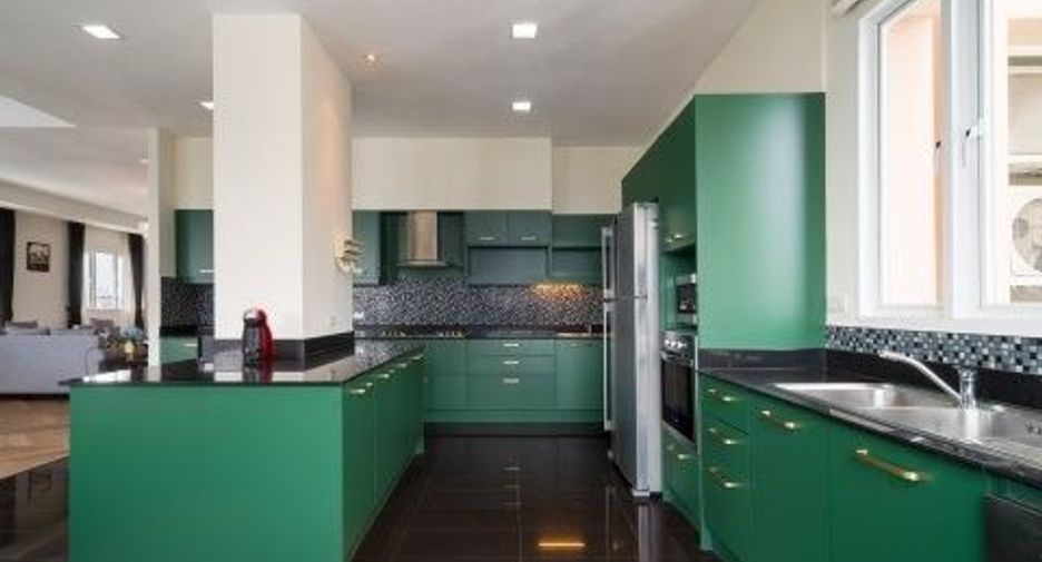 Apartamento en alquiler de 4 habitaciones en Watthana, Bangkok