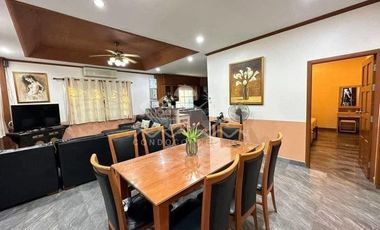 For sale and for rent 5 bedrooms house in Jomtien, Pattaya