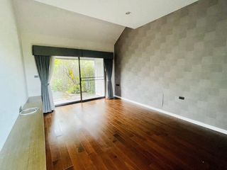 Haus zum Kauf mit 4 Zimmer in Bang Kapi, Bangkok