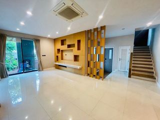 Haus zum Kauf mit 4 Zimmer in Bang Kapi, Bangkok