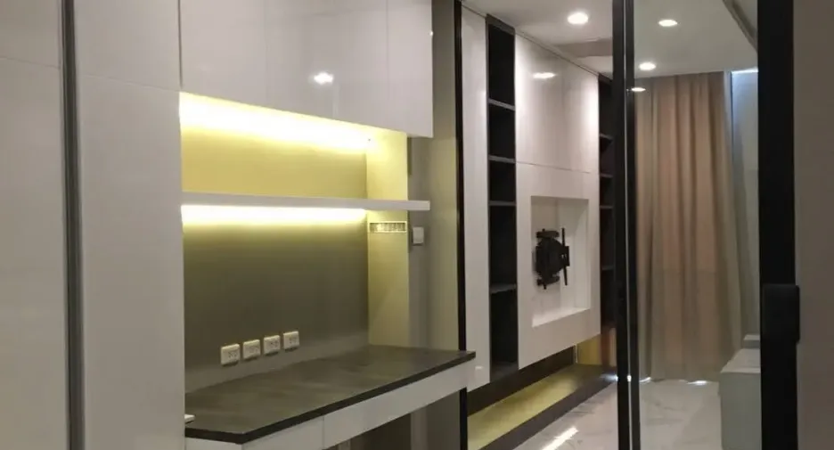 For sale 1 bed condo in Pathum Wan, Bangkok