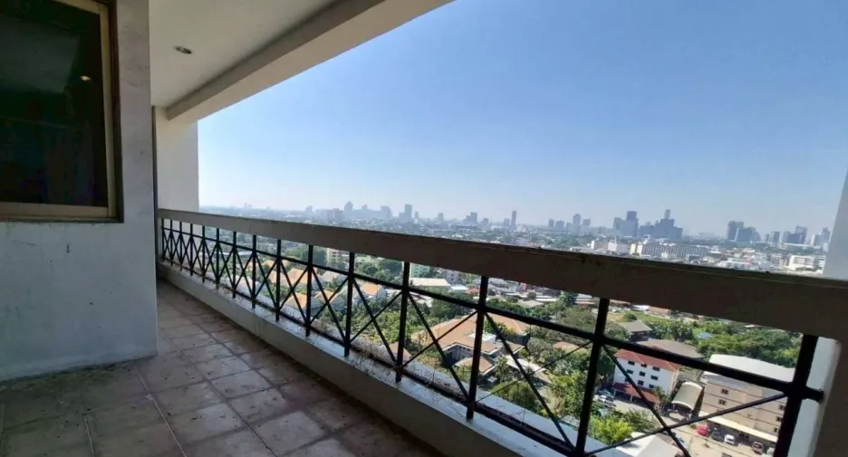 For sale and for rent 5 bedrooms condo in Suan Luang, Bangkok