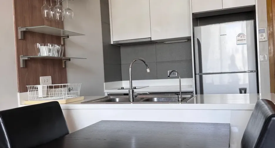 Condo en alquiler de 2 habitaciones en Phra Khanong, Bangkok