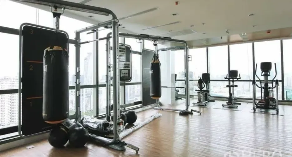 For rent 1 bed condo in Pathum Wan, Bangkok