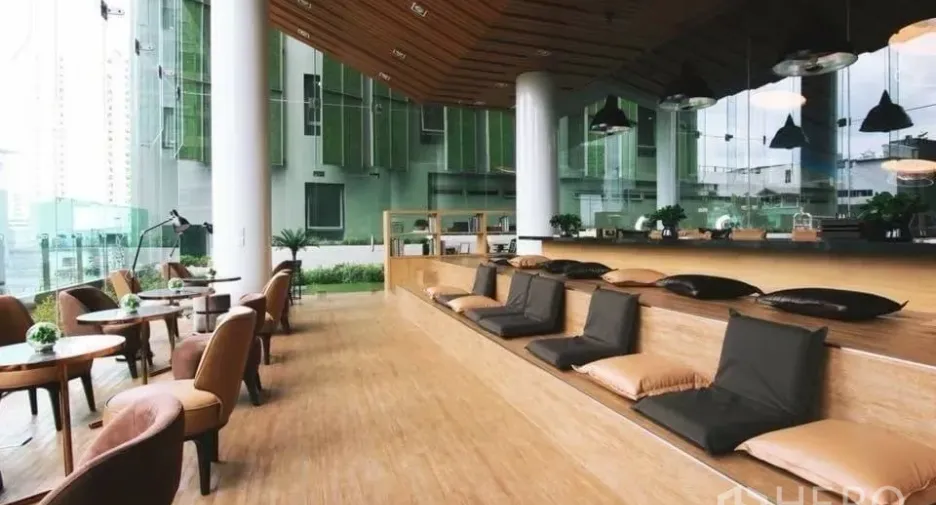 For rent 1 bed condo in Pathum Wan, Bangkok
