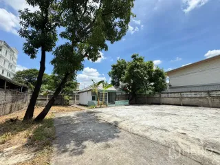 Casa en alquiler de 1 habitaciones en Mueang Samut Prakan, Samut Prakan