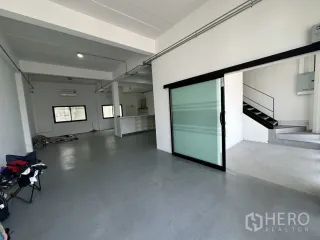 Büro zur Miete und zum Kauf in Bang Na, Bangkok
