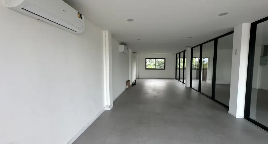 Büro zur Miete und zum Kauf in Bang Na, Bangkok