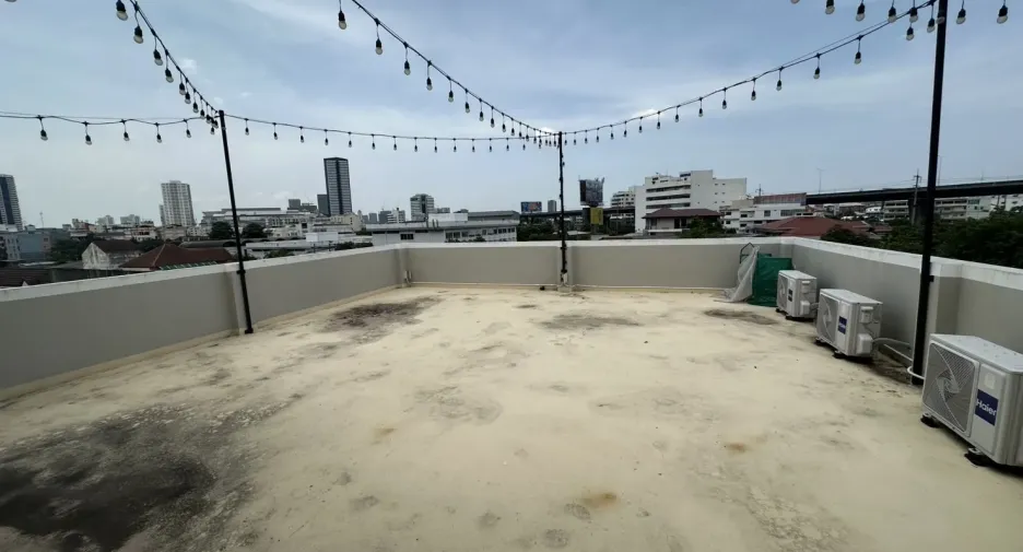 Büro zur Miete und zum Kauf in Bang Na, Bangkok