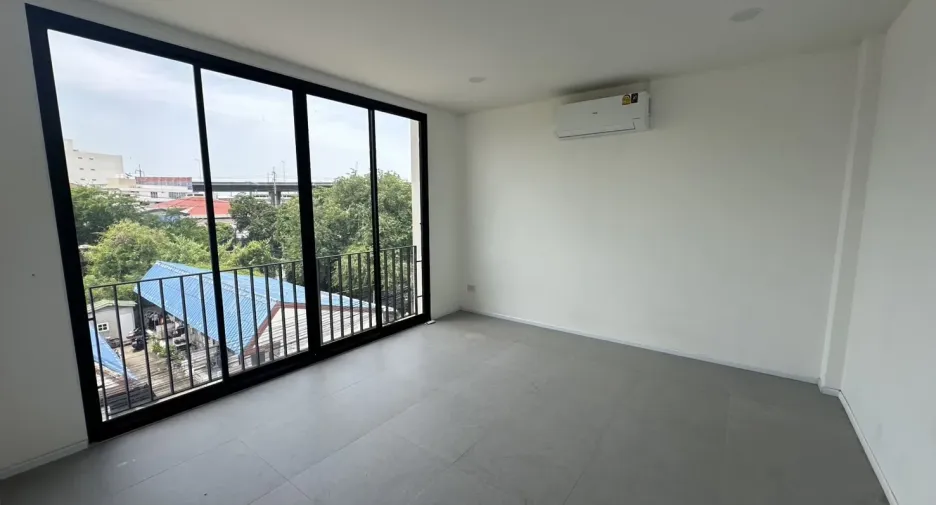 Büro zur Miete und zum Kauf in Bang Na, Bangkok