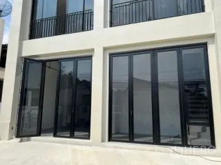 Büro zur Miete und zum Kauf in Bang Na, Bangkok