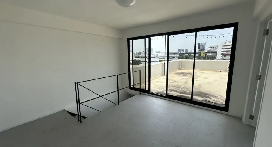 Büro zur Miete und zum Kauf in Bang Na, Bangkok