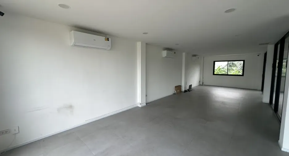 Büro zur Miete und zum Kauf in Bang Na, Bangkok