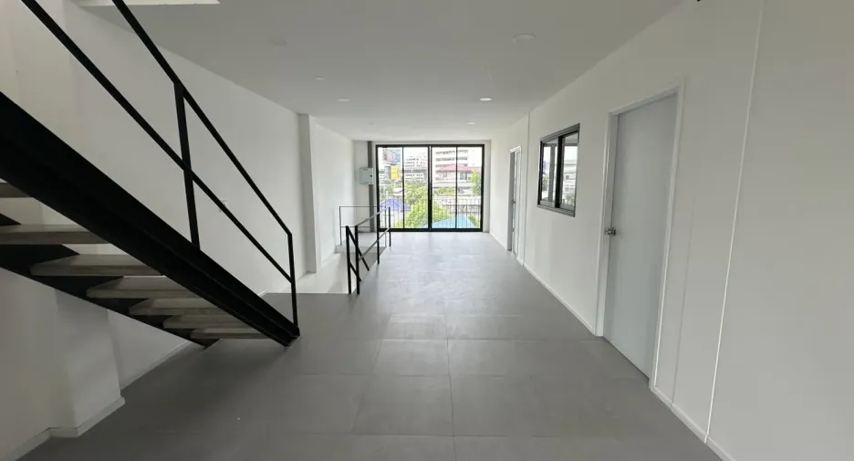 Büro zur Miete und zum Kauf in Bang Na, Bangkok