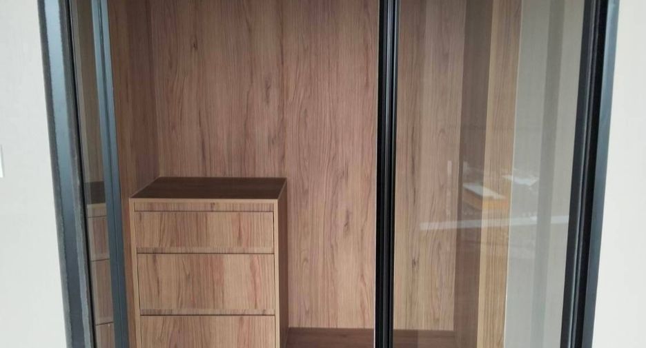 For sale 2 bedrooms condo in Huai Khwang, Bangkok
