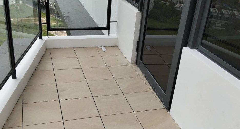 For sale 2 bedrooms condo in Huai Khwang, Bangkok