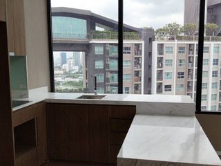 For sale 2 bedrooms condo in Huai Khwang, Bangkok