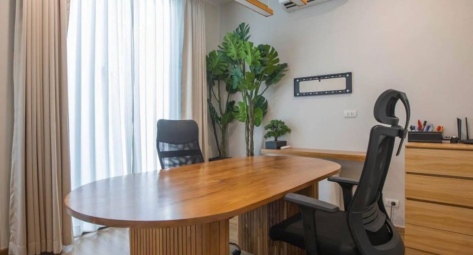 For rent and for sale 4 bedrooms house in Lat Phrao, Bangkok