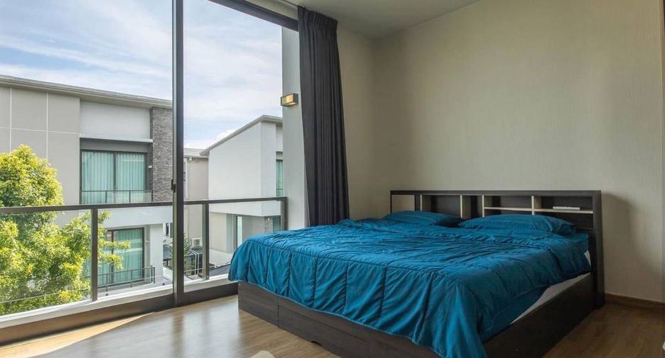 For rent and for sale 4 bedrooms house in Lat Phrao, Bangkok