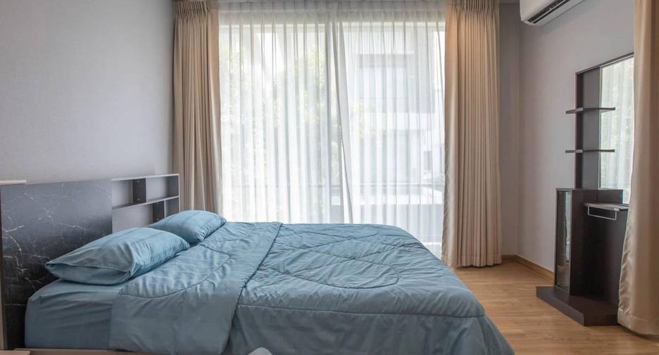 For rent and for sale 4 bedrooms house in Lat Phrao, Bangkok