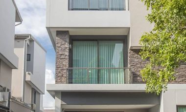 For rent and for sale 4 bedrooms house in Lat Phrao, Bangkok