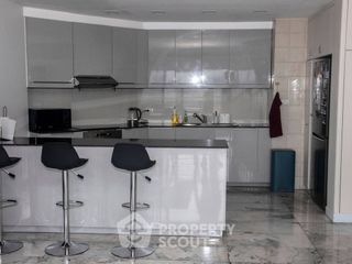 For rent 3 bedrooms condo in Bang Phlat, Bangkok