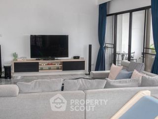 For rent 3 bedrooms condo in Bang Phlat, Bangkok