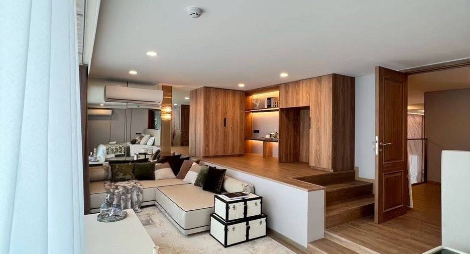 For sale 2 bedrooms condo in Huai Khwang, Bangkok