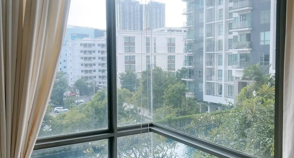 For sale 2 bedrooms condo in Phra Khanong, Bangkok