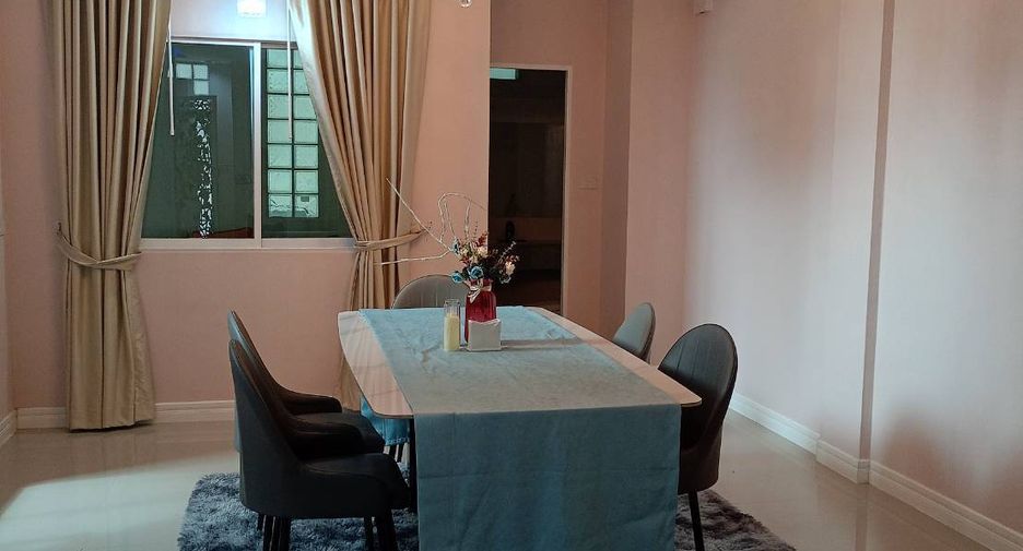 出租 和 出售 5 卧室 独立屋 在 Bang Lamung, Chon Buri