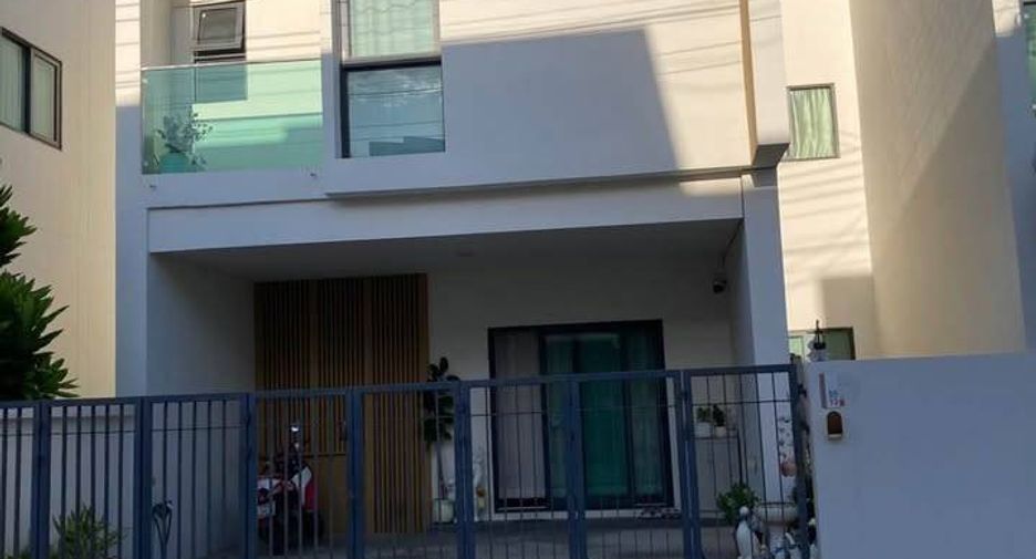 For sale 4 bedrooms house in Phan Thong, Chonburi