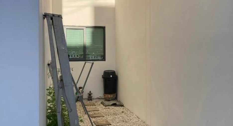 For sale 4 bedrooms house in Phan Thong, Chonburi