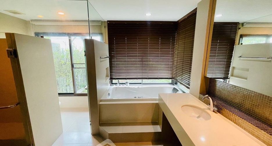 Casa en venta de 4 habitaciones en Bang Kapi, Bangkok