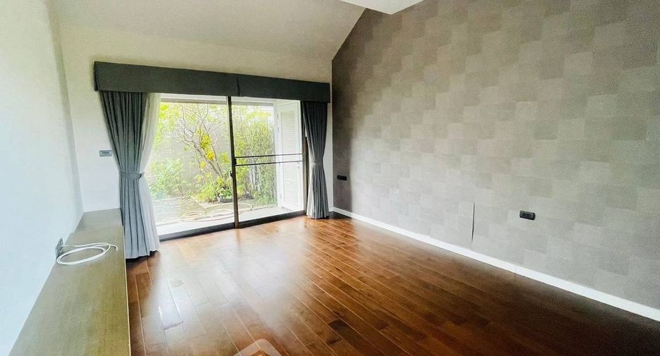 Casa en venta de 4 habitaciones en Bang Kapi, Bangkok