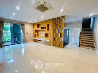 Casa en venta de 4 habitaciones en Bang Kapi, Bangkok
