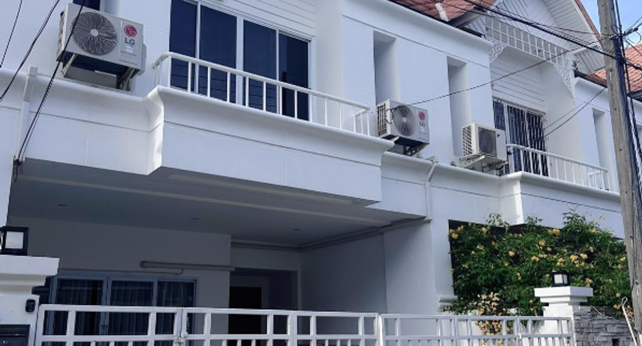 Casa adosada en alquiler de 3 habitaciones en Ko Samui, Surat Thani