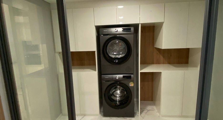 For sale 3 bedrooms condo in Huai Khwang, Bangkok