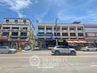 出售 6 卧室 联排别墅 在 Mueang Chon Buri, Chon Buri