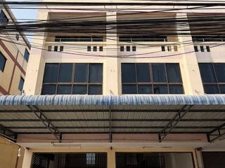 出售 6 卧室 联排别墅 在 Mueang Chon Buri, Chon Buri