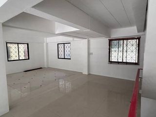 出售 6 卧室 联排别墅 在 Mueang Chon Buri, Chon Buri