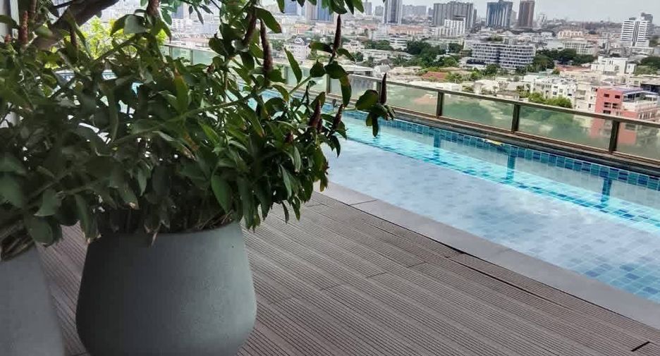 For sale 2 bedrooms condo in Watthana, Bangkok