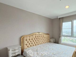 For sale 3 bedrooms condo in Huai Khwang, Bangkok