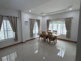 For rent 3 bedrooms house in Saraphi, Chiang Mai