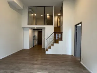 For sale 3 bedrooms condo in Huai Khwang, Bangkok