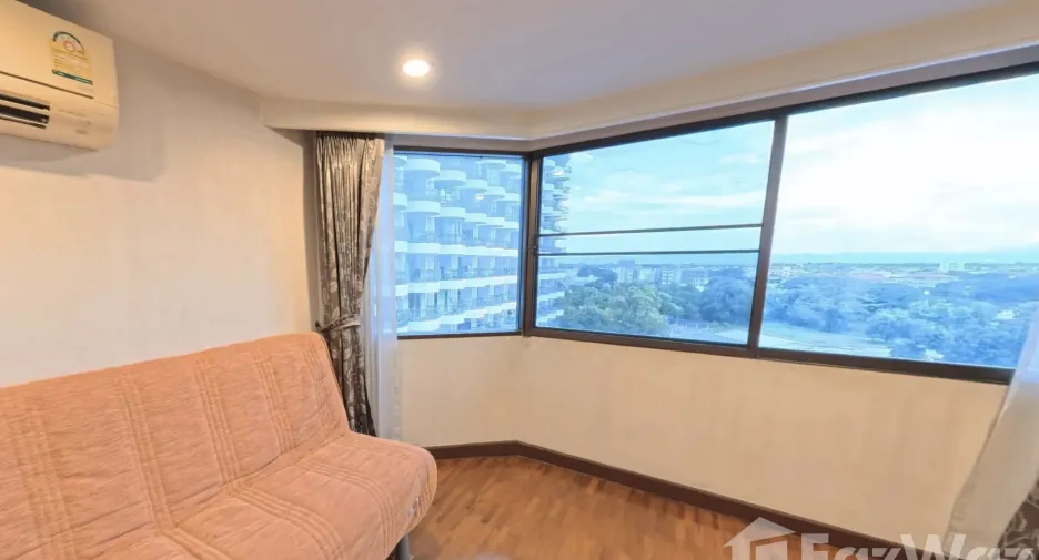 For rent 4 bedrooms condo in Mueang Chiang Mai, Chiang Mai