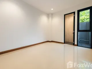 À vendre 4 chambres maison à Lat Phrao, Bangkok