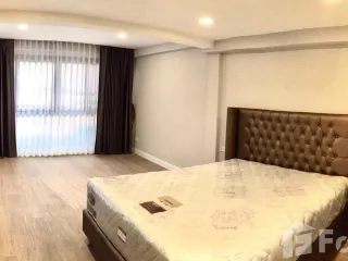 For rent 3 bedrooms townhouse in Watthana, Bangkok