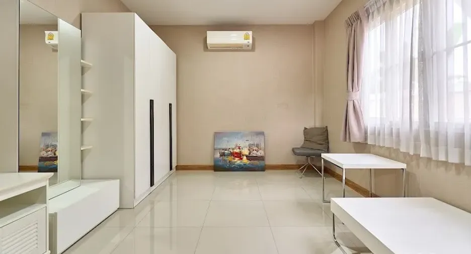 For sale 4 bedrooms villa in Mueang Chiang Mai, Chiang Mai
